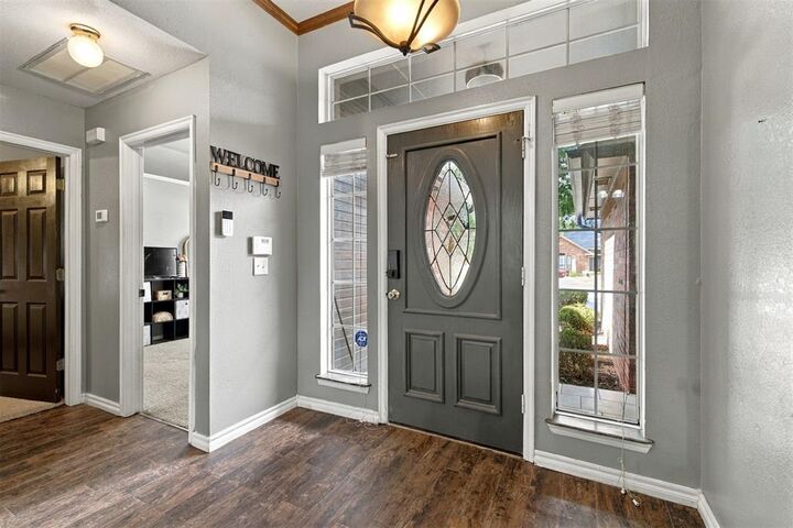 Property Photo:  309 Winston Drive  OK 73072 