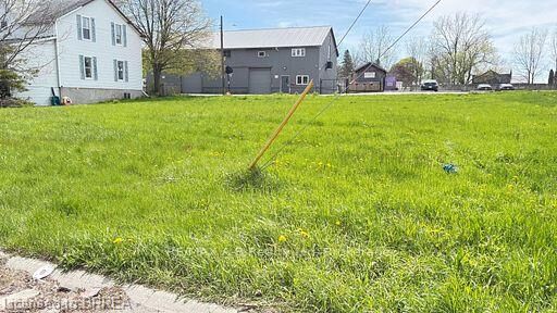 Property Photo:  8 Brydges Street  ON N3L 1R4 