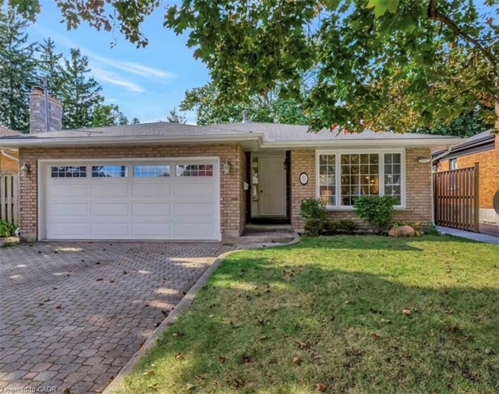 Property Photo:  8 Lowell Street S Upper  ON N1R 5C7 