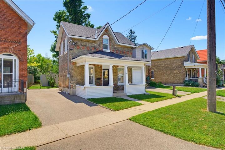 Property Photo:  112 Grand River Avenue  ON N3T 4X4 