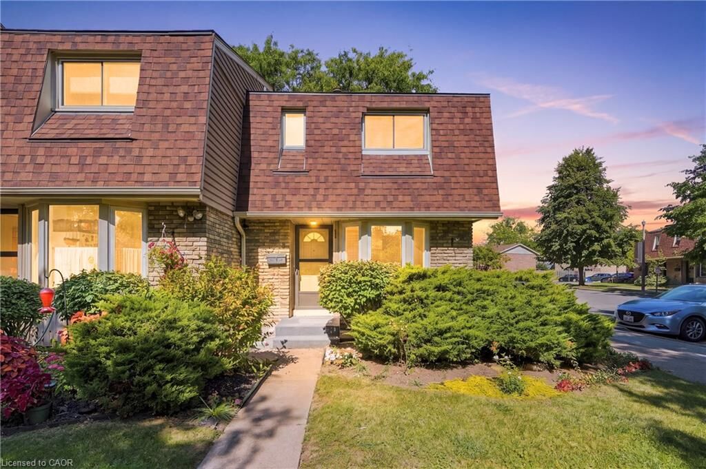 Property Photo:  75 Ventura Drive 1  ON L2R 7J7 