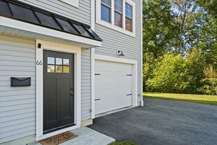 Property Photo:  66 Castine St  MA 01606 