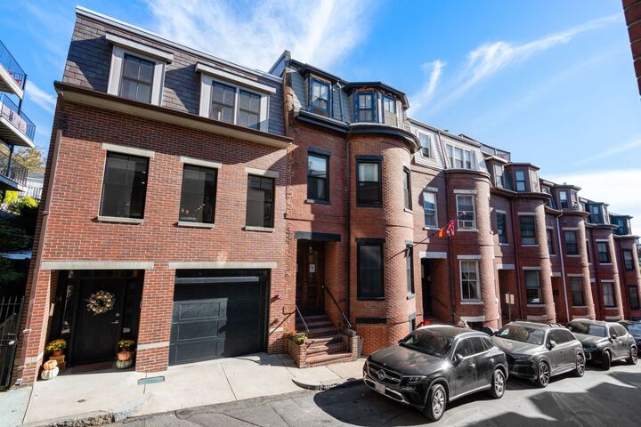 Property Photo:  14 Lawnwood Place  MA 02129 