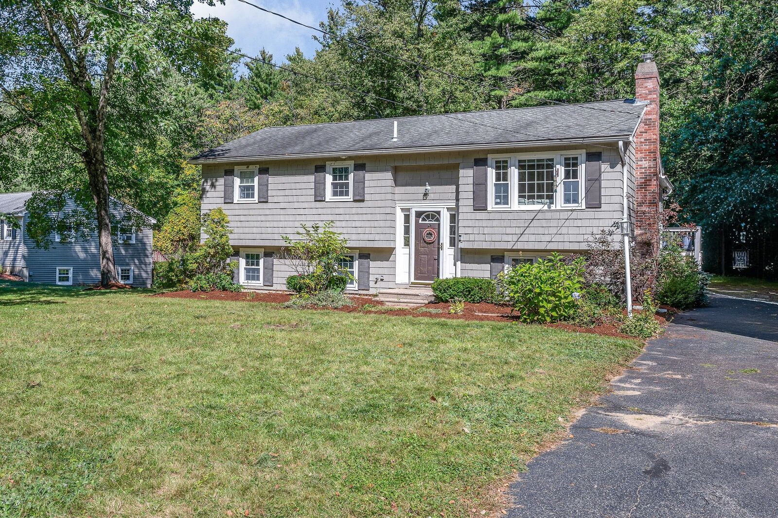 Property Photo: 7 Hickory Dr MA 01469