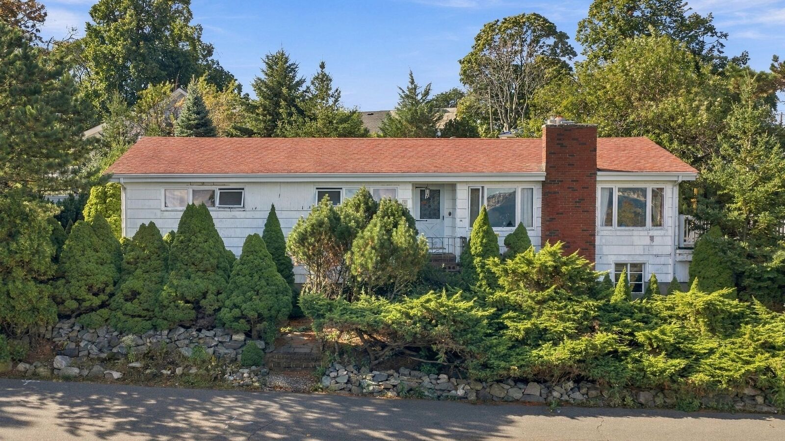 Property Photo:  25 Maolis Road  MA 01908 