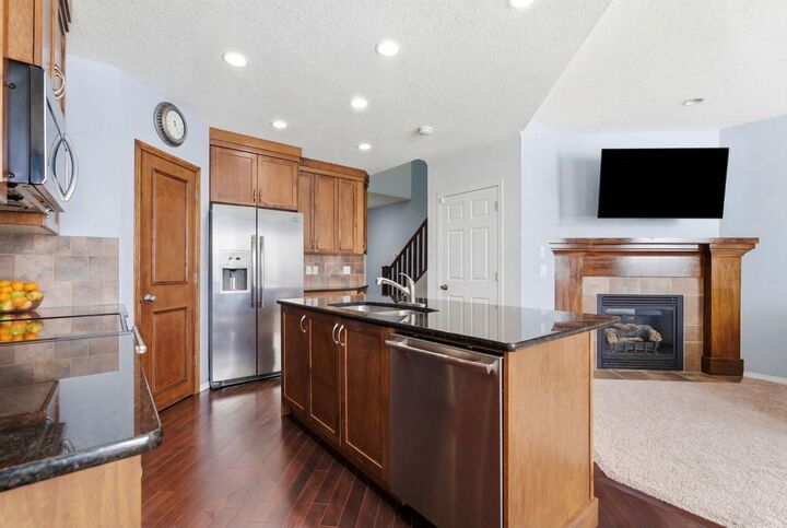 Property Photo:  512 Panatella Square NW  AB T3K 0T5 