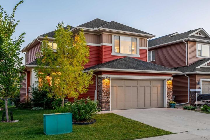 Property Photo:  286 Baywater Way SW  AB T4B 3V6 