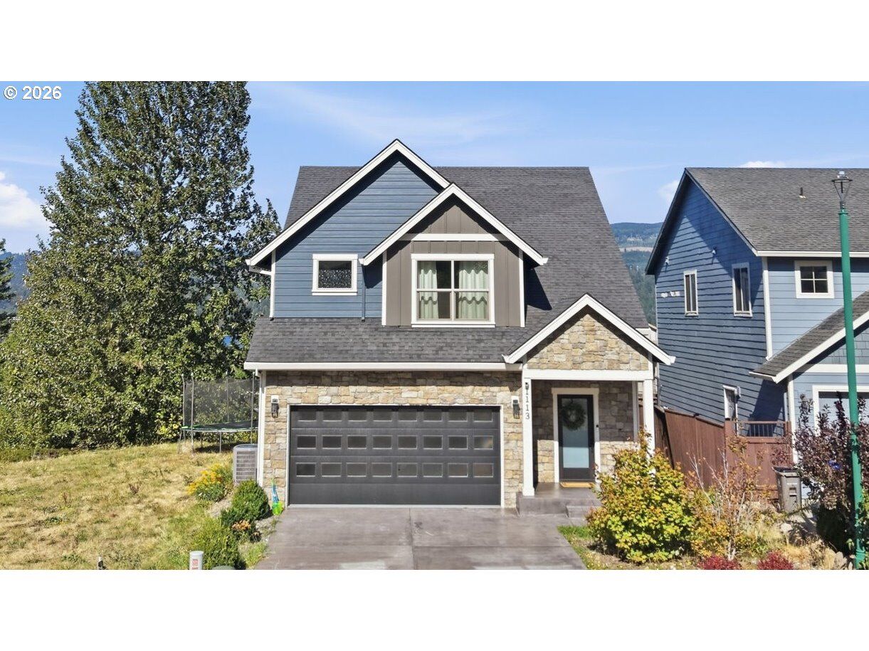 Property Photo:  1113 SE Chinookan Dr  OR 97014 