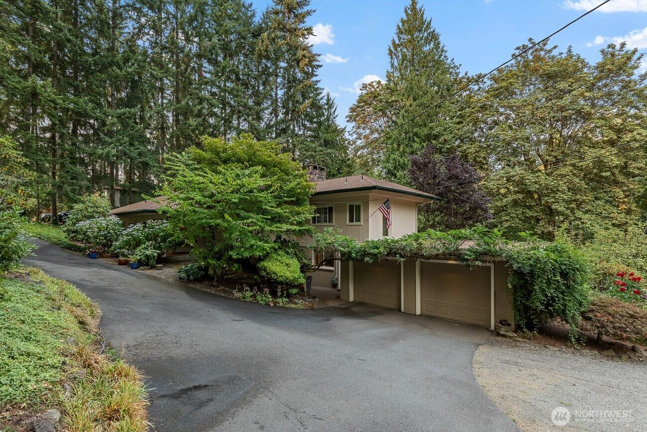 Property Photo: 23607 3rd Avenue SE WA 98021