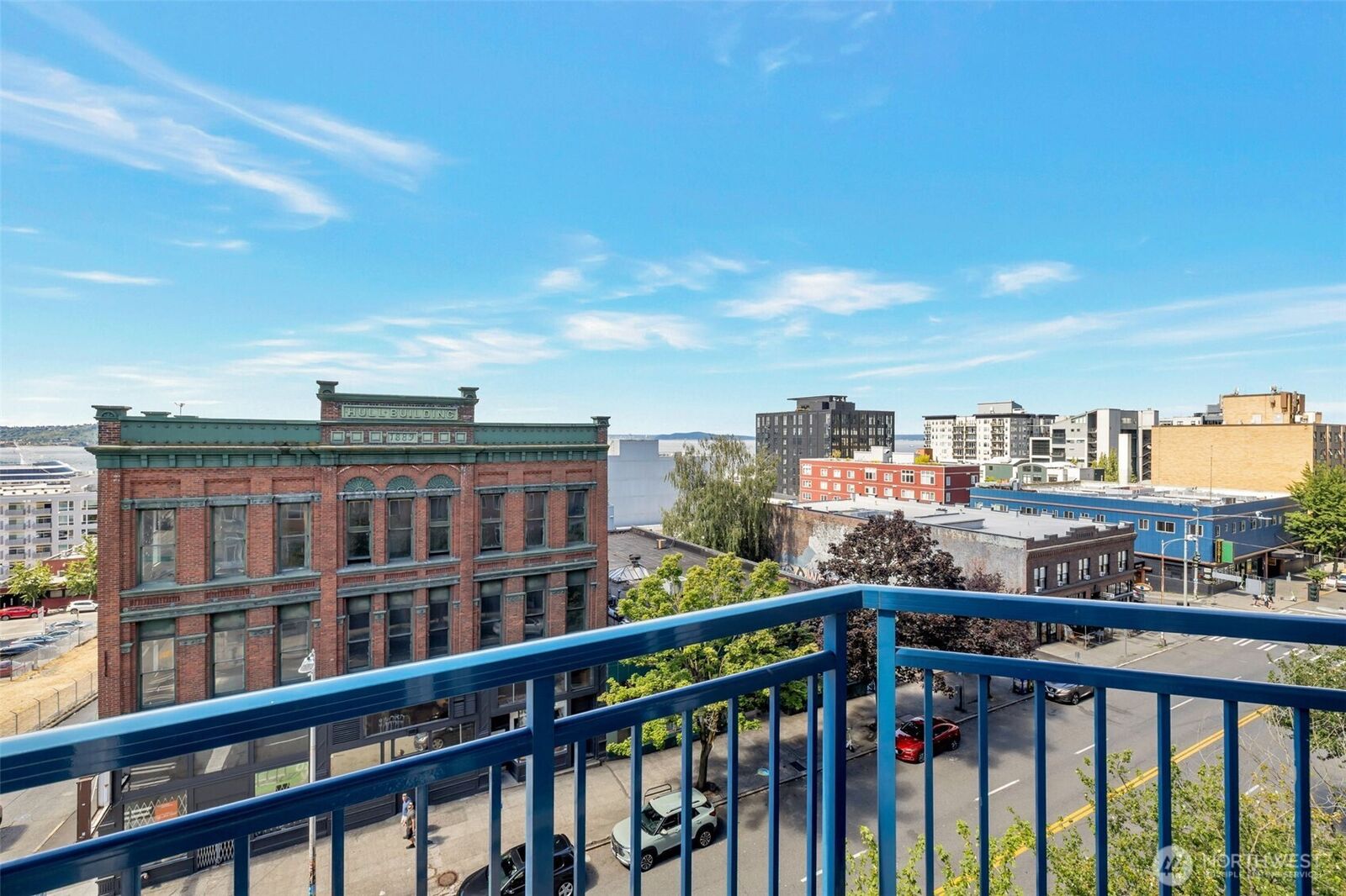 Property Photo:  2414  1st Avenue 617  WA 98121 