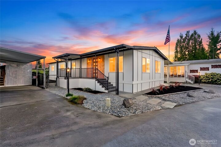 Property Photo:  1510  Maple Lane 7  WA 98030 