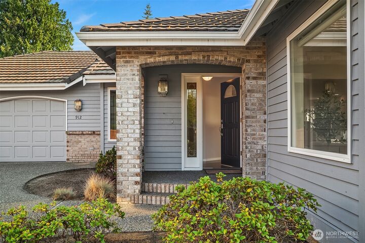 Property Photo: 912 Cedar Street WA 98020