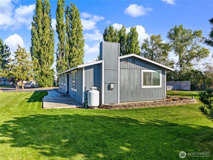 Property Photo: 3022 Arrow Place NE WA 98837