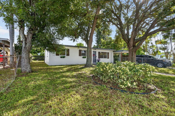 Property Photo:  3842 Ocala Road  FL 33462 