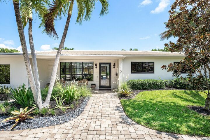Property Photo:  115 Bonnie Briar Lane  FL 33444 