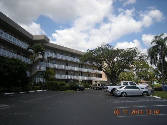 Property Photo:  107 Royal Park Drive 2E  FL 33309 