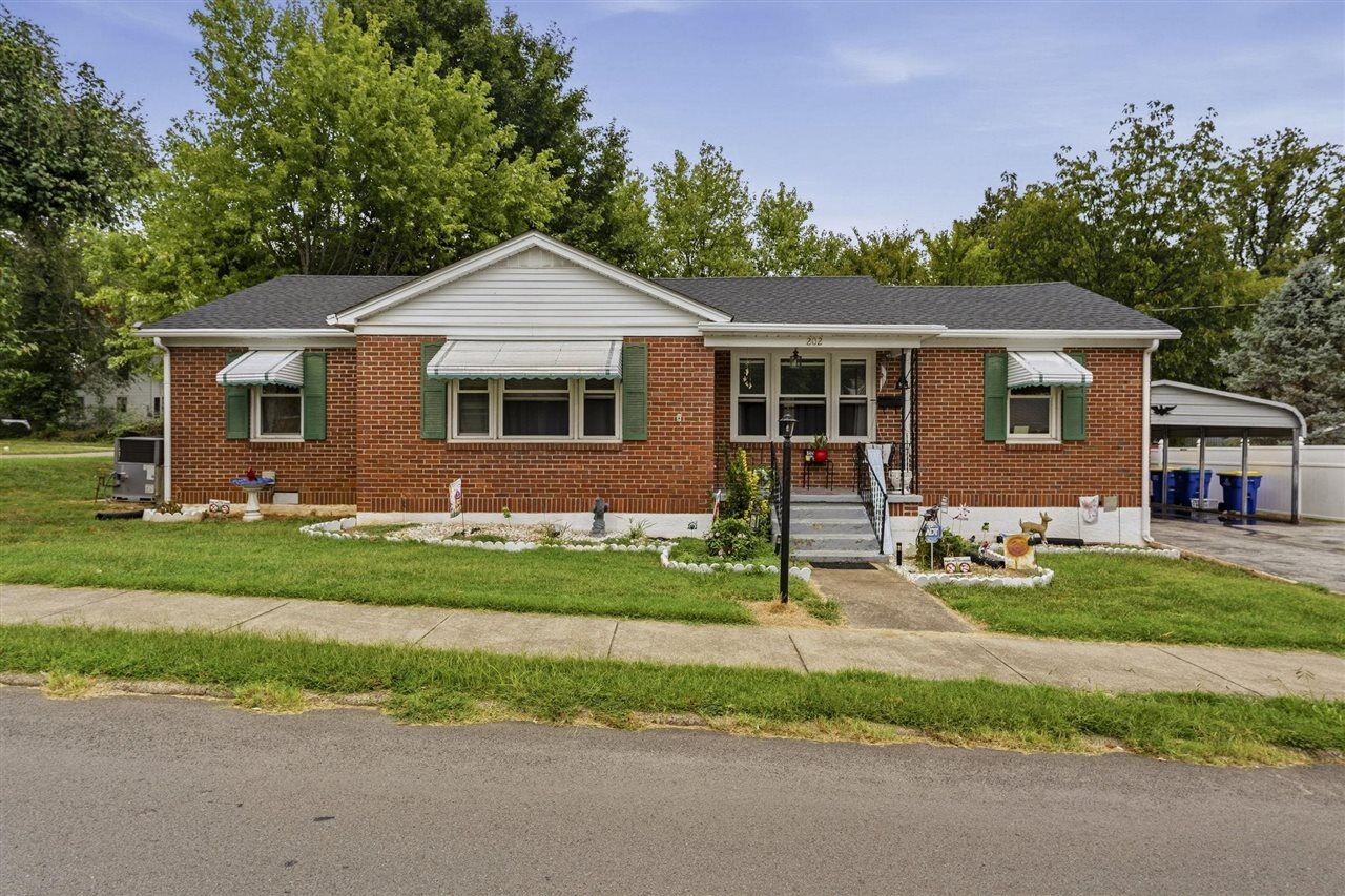 Property Photo:  202 Montague Street  KY 42134 