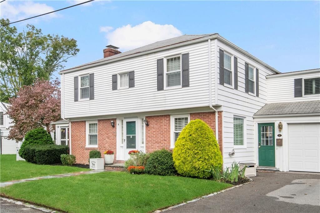 Property Photo: 15 Elmsgate Way RI 02916