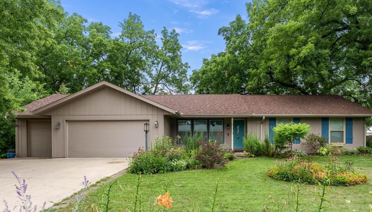 Property Photo:  349 Sycamore Lane  IL 61115 