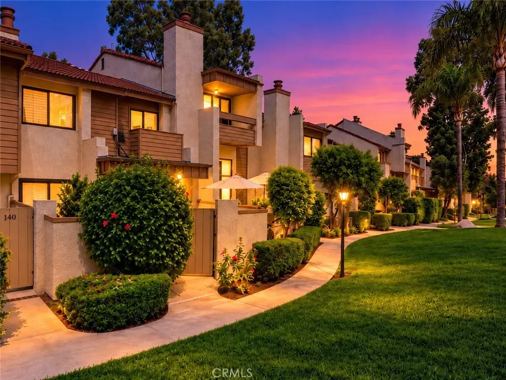 Property Photo:  21500 Califa 141  CA 91367 