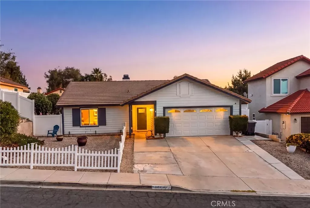 Property Photo: 25992 Country Walk Lane CA 92563