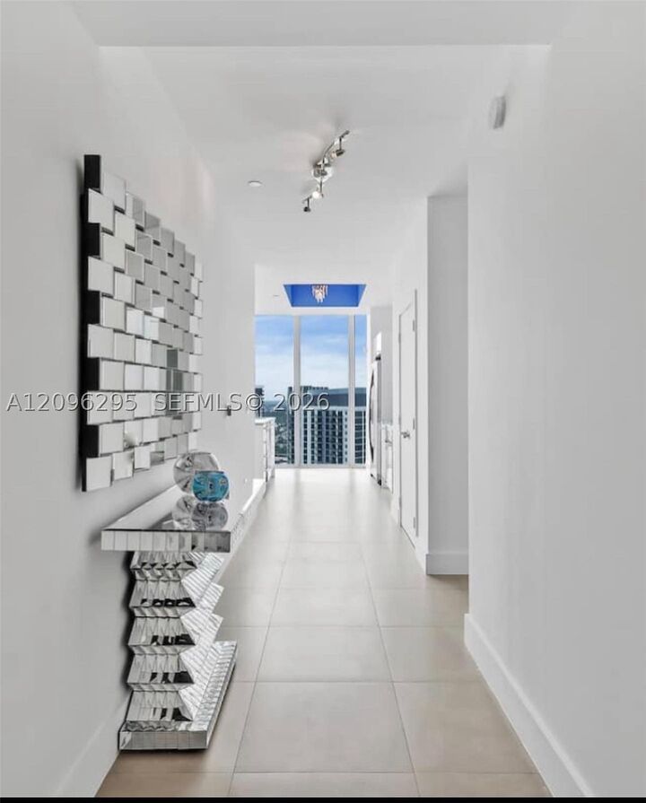 Property Photo: 888 Biscayne Blvd 4701 FL 33132