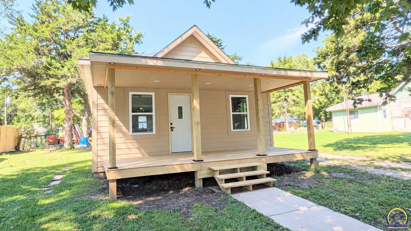 Property Photo:  17 Neosho St  KS 66801 