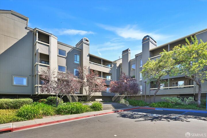 Property Photo:  840 Sea Spray Lane 212  CA 94404 