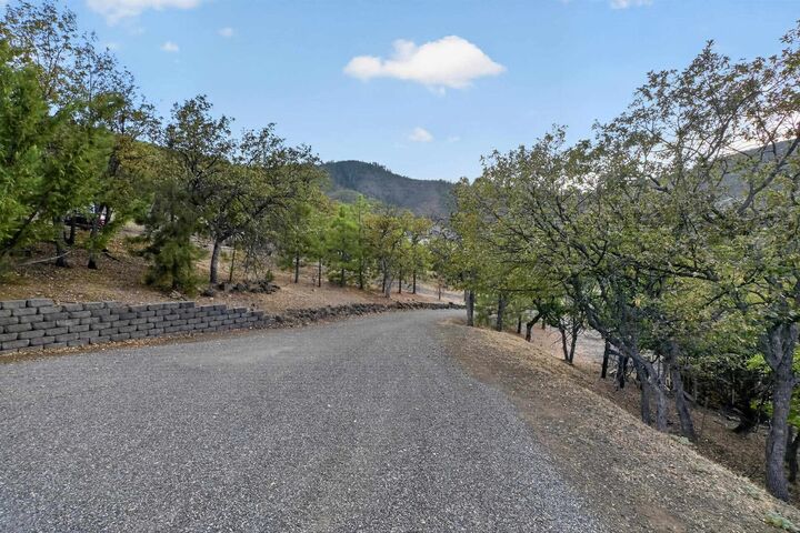 Property Photo:  1522 Oak Valley Drive  CA 96097 