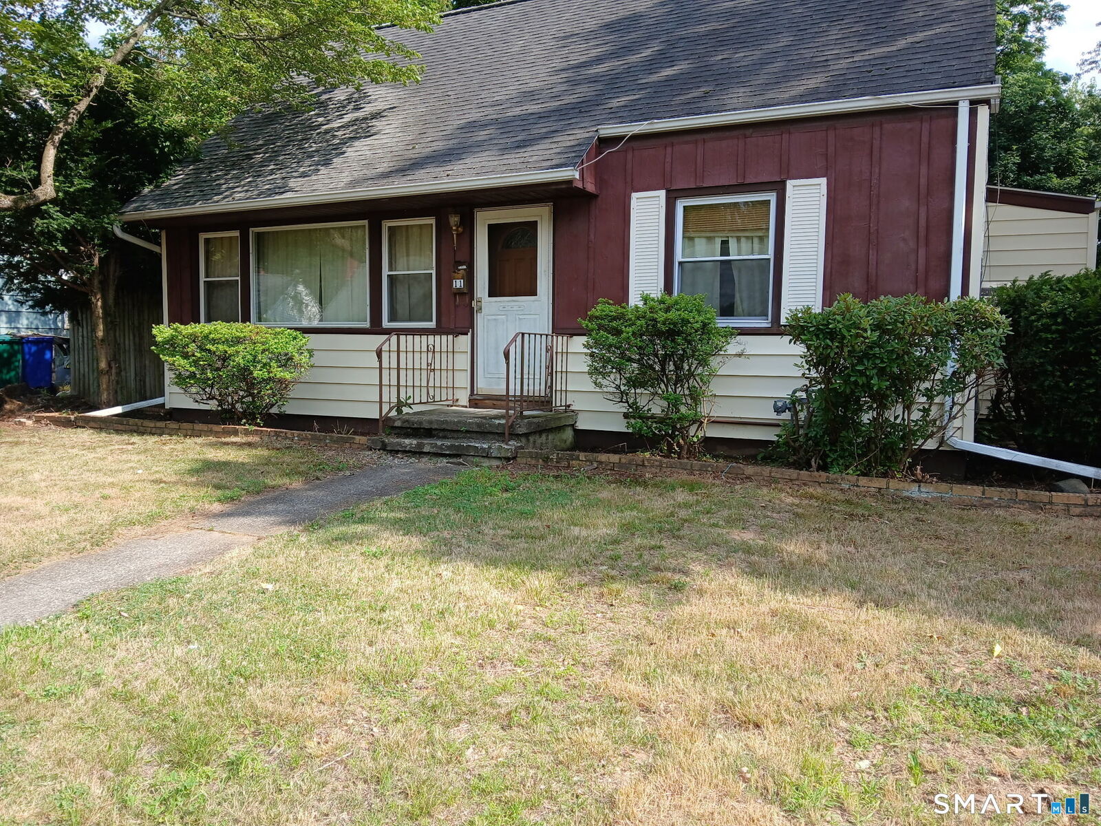 Property Photo:  11 Cardinal Place  CT 06614 