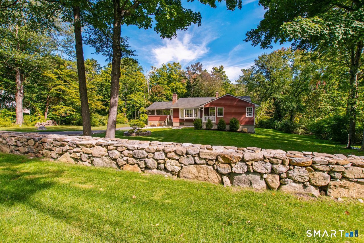 Property Photo:  46 White Birch Road  CT 06877 