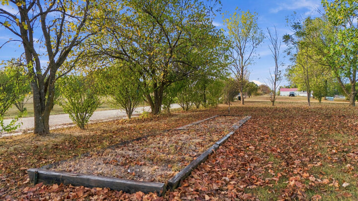 Property Photo:  5164 Private Road 1511  MO 65789 