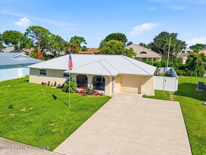Property Photo: 1320 Johns Circle FL 32952