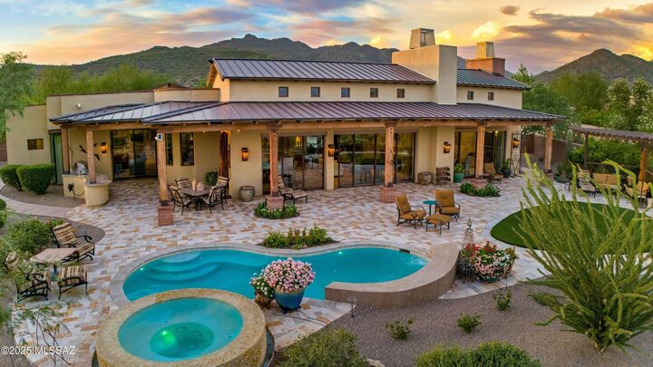 Property Photo:  6167 W Seven Saguaros Circle  AZ 85658 