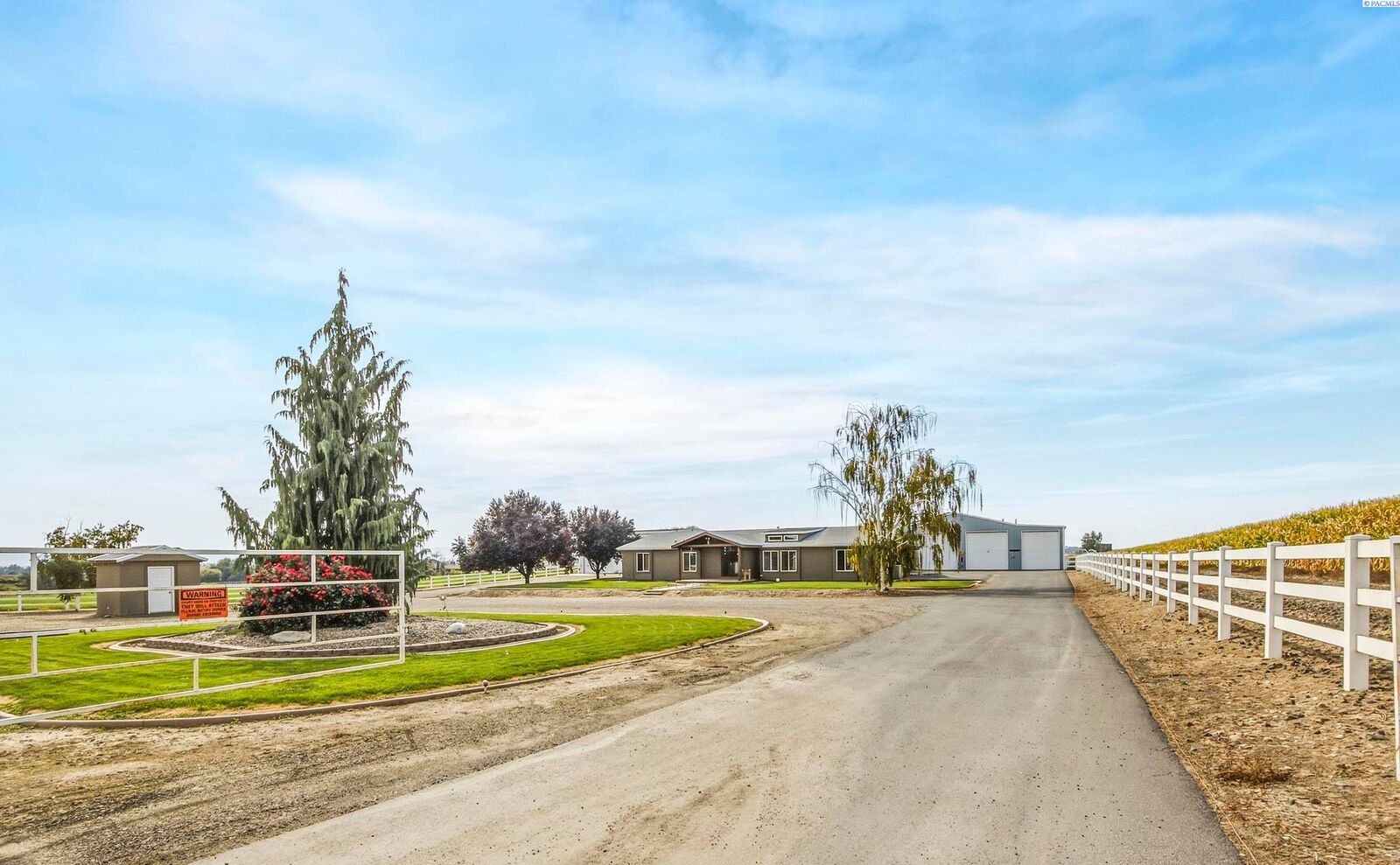 Property Photo:  2160 Ferson Road  WA 98944 
