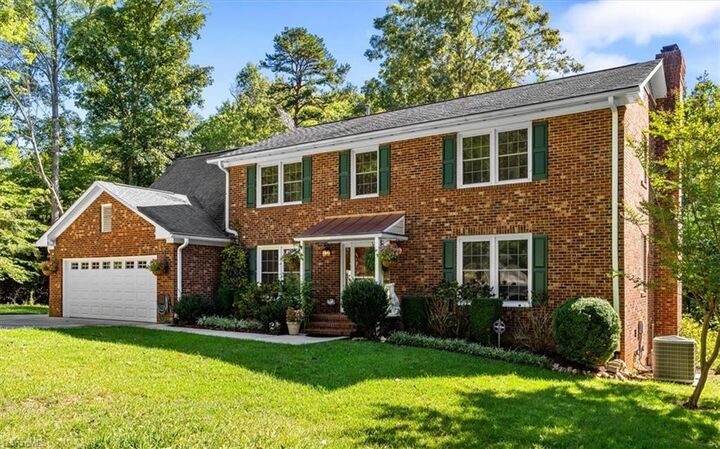 Property Photo:  4 Horseshoe Court  NC 27410 