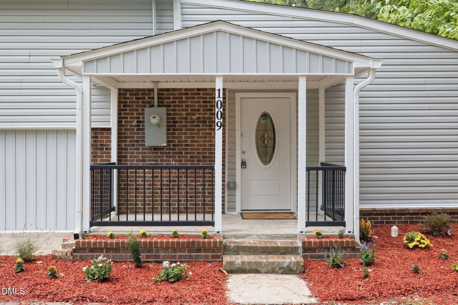 Property Photo:  1009 2nd Avenue  NC 27577 