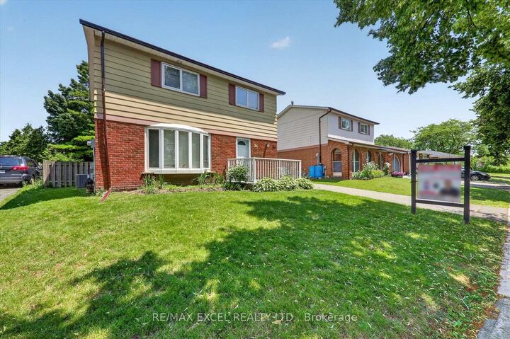 Property Photo:  26 Lighthall Crescent  ON M1B 1V3 