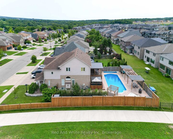 Property Photo:  167 Westcliff Way  ON N1S 0A1 