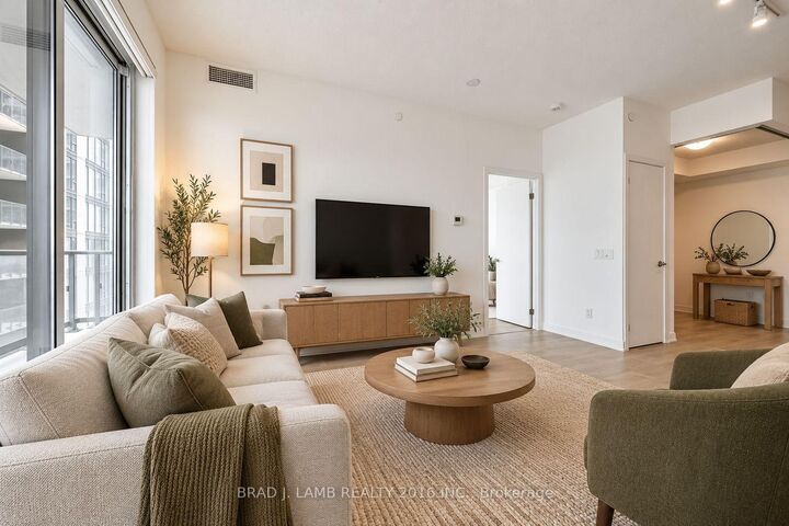 Property Photo:  87 Peter Street 2810  ON M5V 2G5 