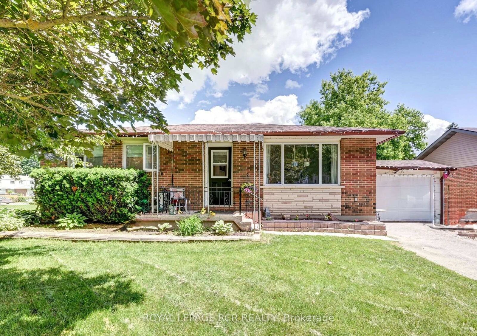 Property Photo:  309 William Street  ON L9V 3A7 