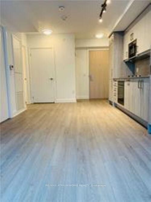 Property Photo:  77 Mutual Street 811  ON M5B 0B9 