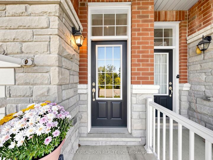 Property Photo:  71 Dundas Way  ON L6E 0R7 