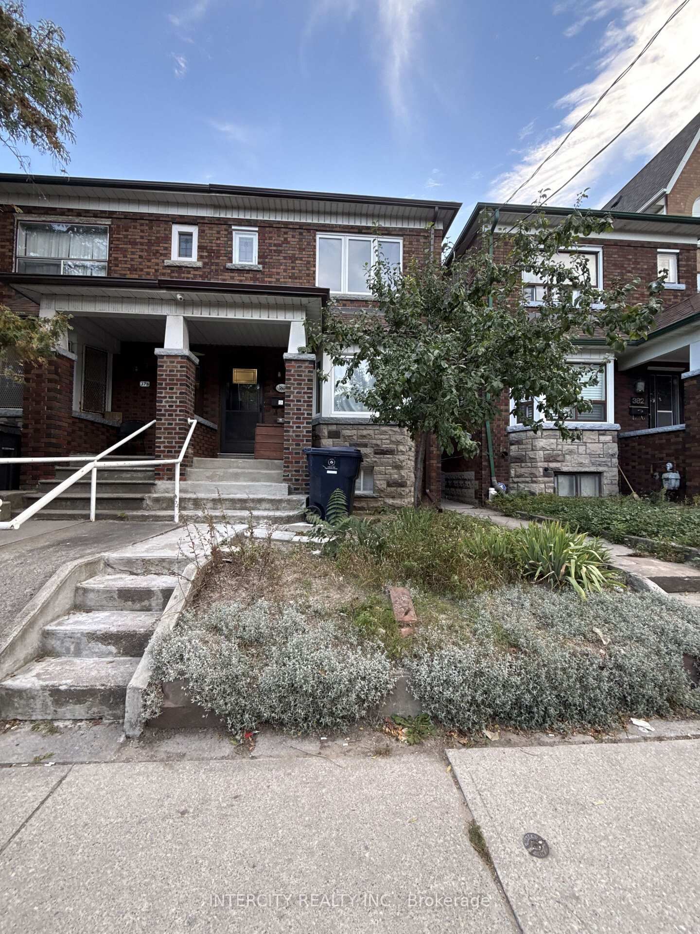 Property Photo:  380 Clinton Street Basement  ON M6G 2Z2 