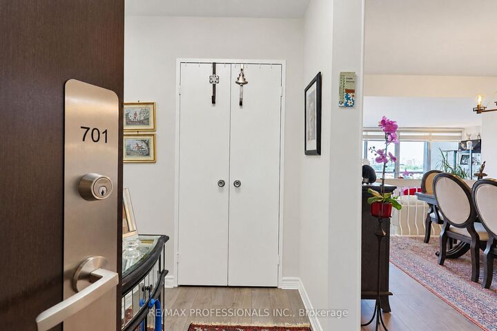 Property Photo:  31 Four Winds Drive 701  ON M3J 1K9 