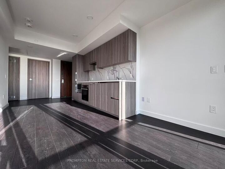 Property Photo:  3 Concord Cityplace Way 2315  ON M5V 0X4 