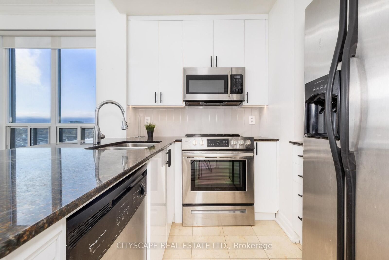 Property Photo:  2087 Lake Shore Boulevard W 1607  ON M8V 4G3 
