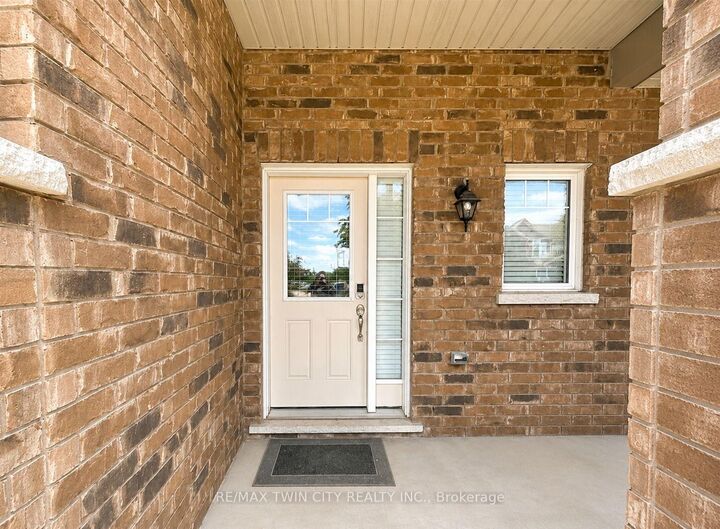 Property Photo:  78 Glenvista Drive Upper  ON N2R 0E3 