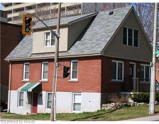 Property Photo:  110 Hess Street S Upper  ON L8P 3N5 