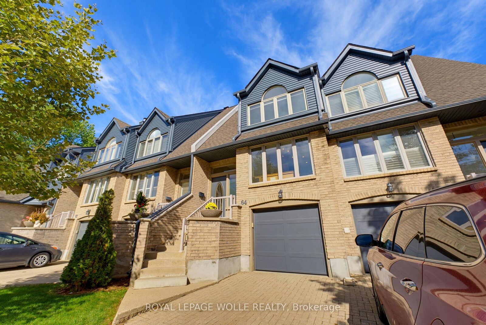 Property Photo:  225 Benjamin Road 64  ON N2V 1Z3 